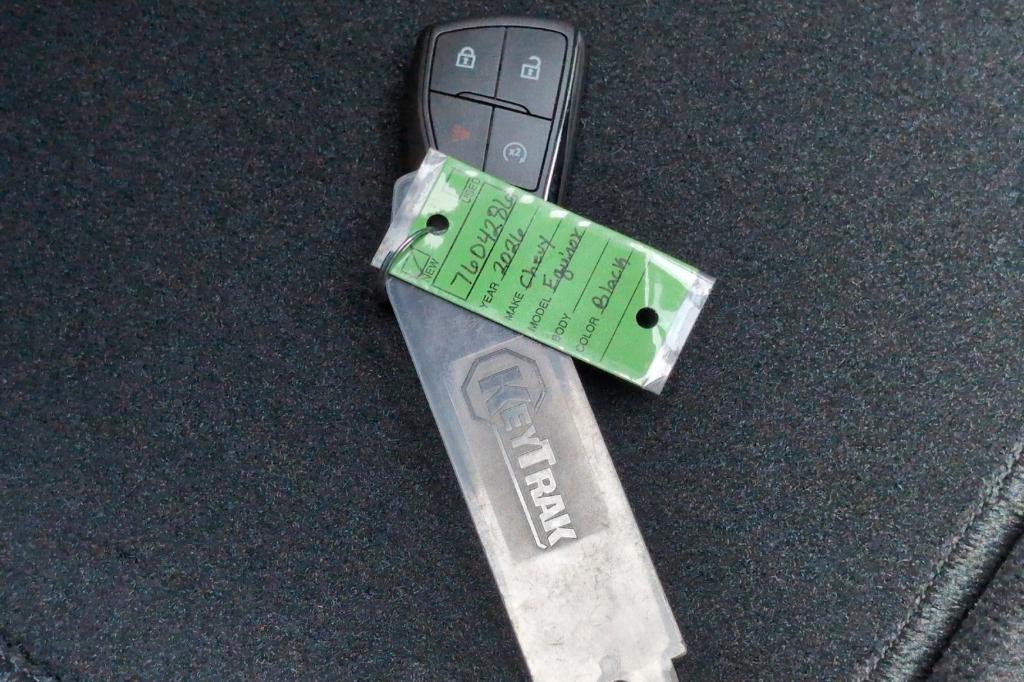 new 2026 Chevrolet Equinox car, priced at $29,090