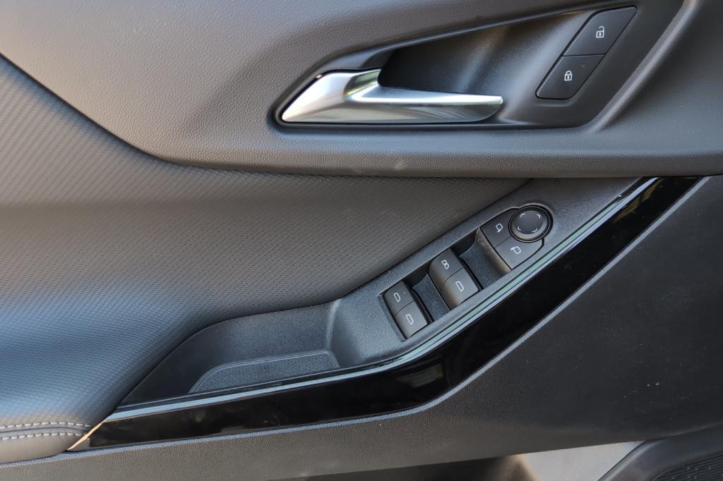 new 2026 Chevrolet Equinox car, priced at $29,090