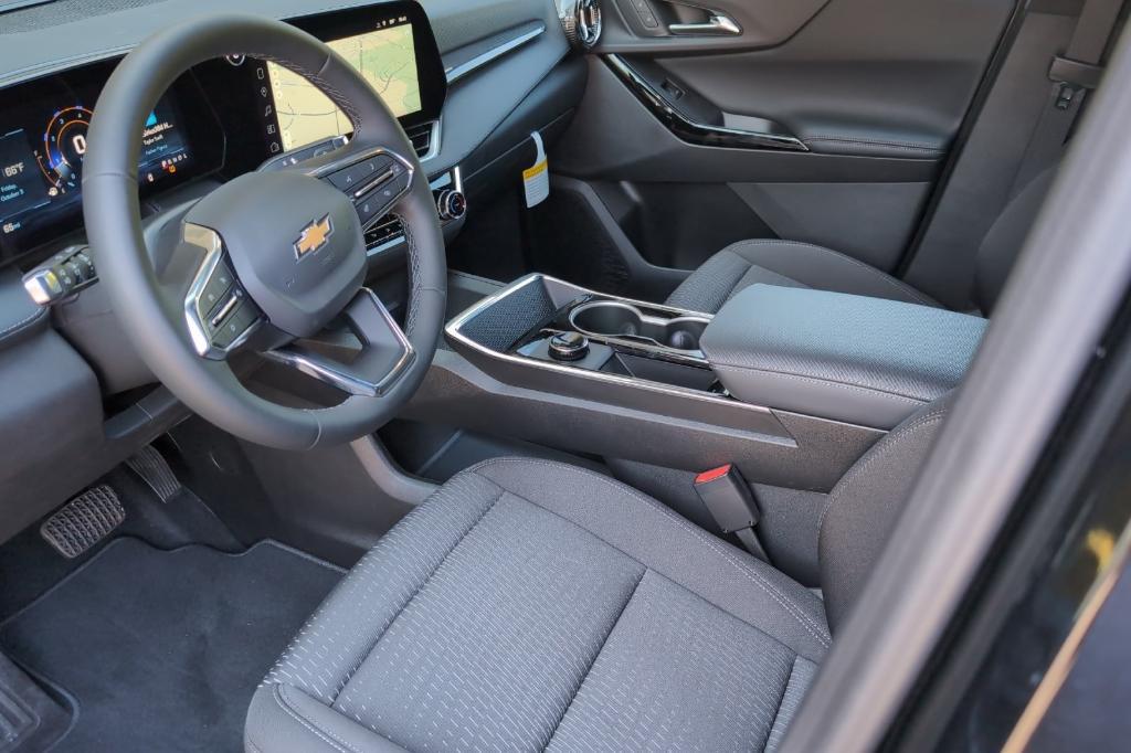 new 2026 Chevrolet Equinox car, priced at $29,090