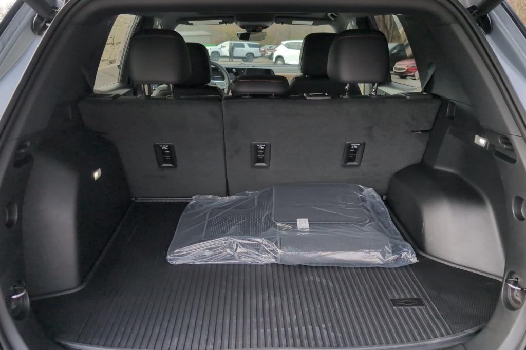 new 2026 Chevrolet Equinox car, priced at $40,935