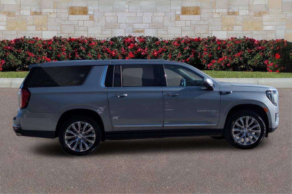 used 2023 GMC Yukon XL car, priced at $60,332