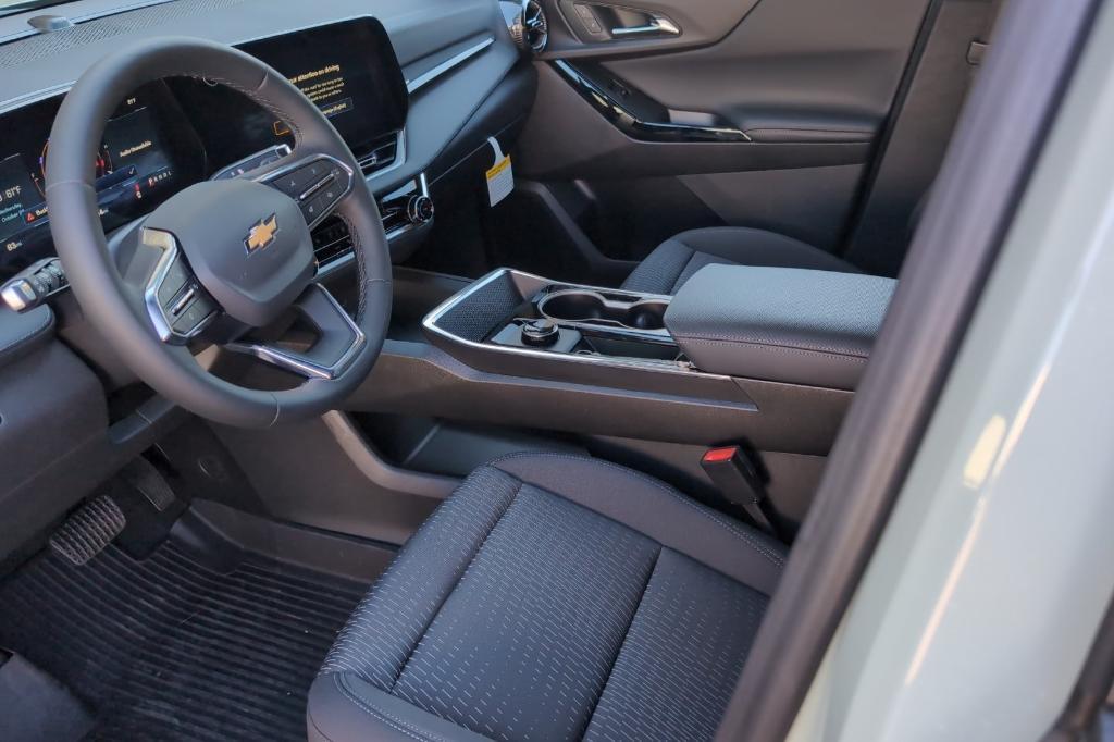 new 2026 Chevrolet Equinox car, priced at $31,385