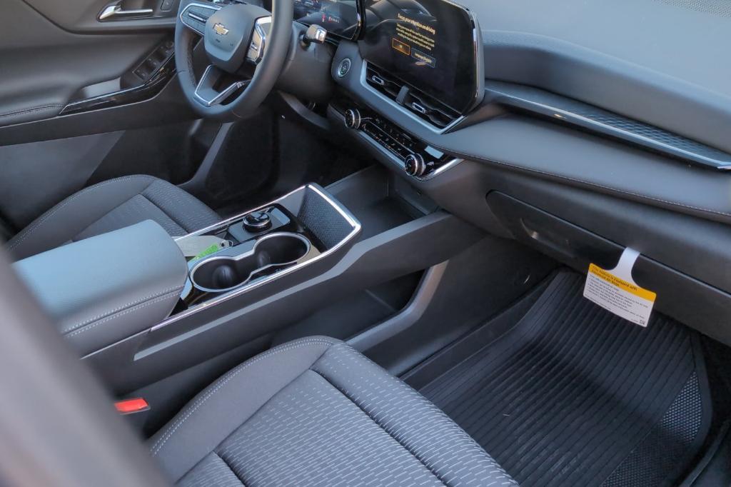 new 2026 Chevrolet Equinox car, priced at $31,385