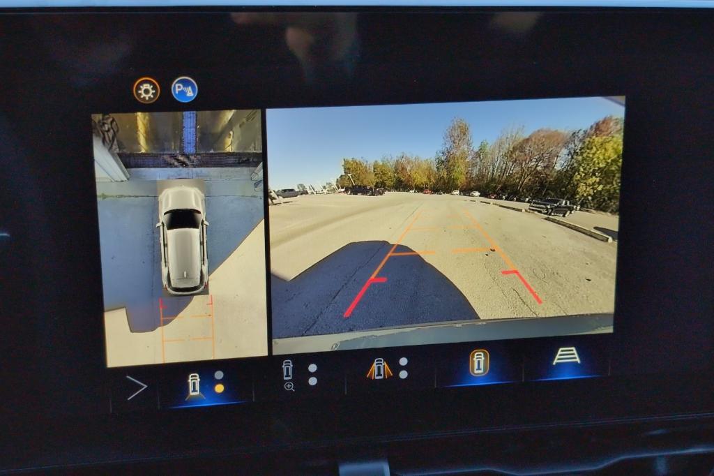 new 2026 Chevrolet Equinox car, priced at $31,385