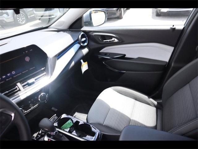 new 2025 Chevrolet Trax car, priced at $25,185