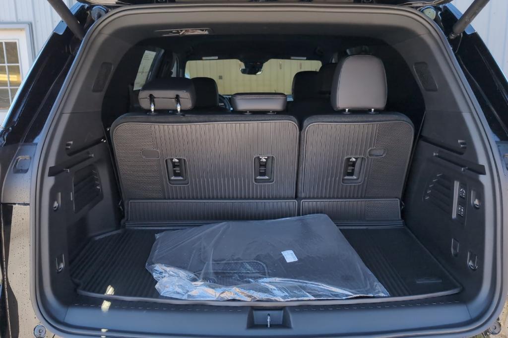 new 2026 Chevrolet Traverse car, priced at $57,915