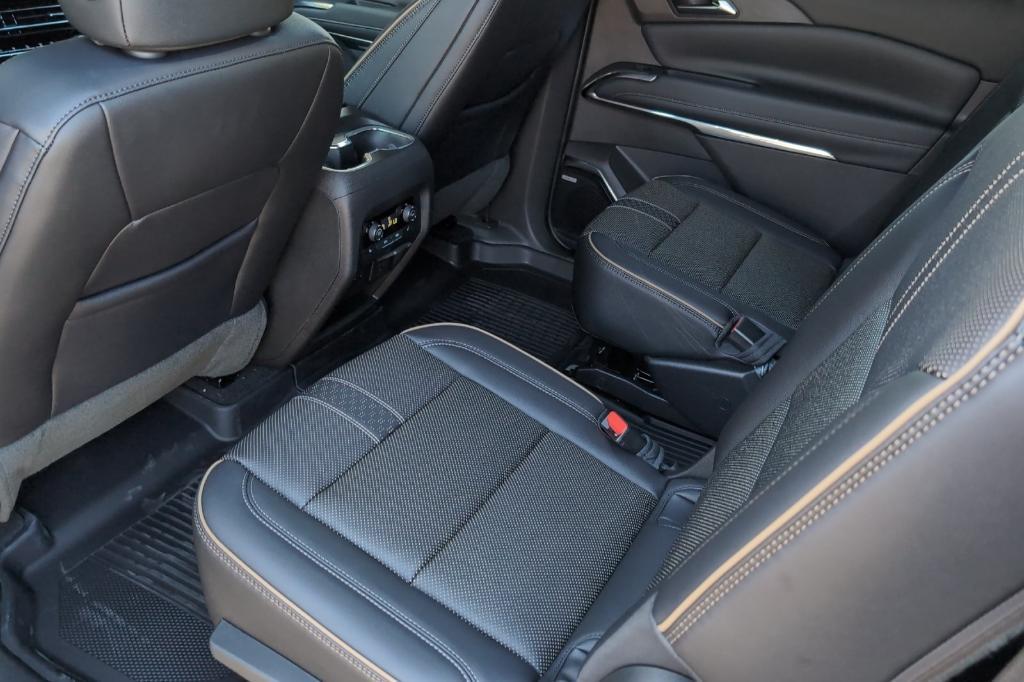 new 2026 Chevrolet Traverse car, priced at $57,915