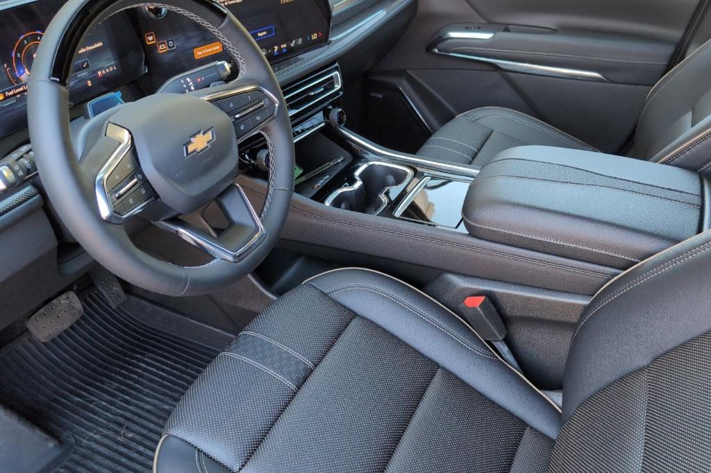 new 2026 Chevrolet Traverse car, priced at $57,915