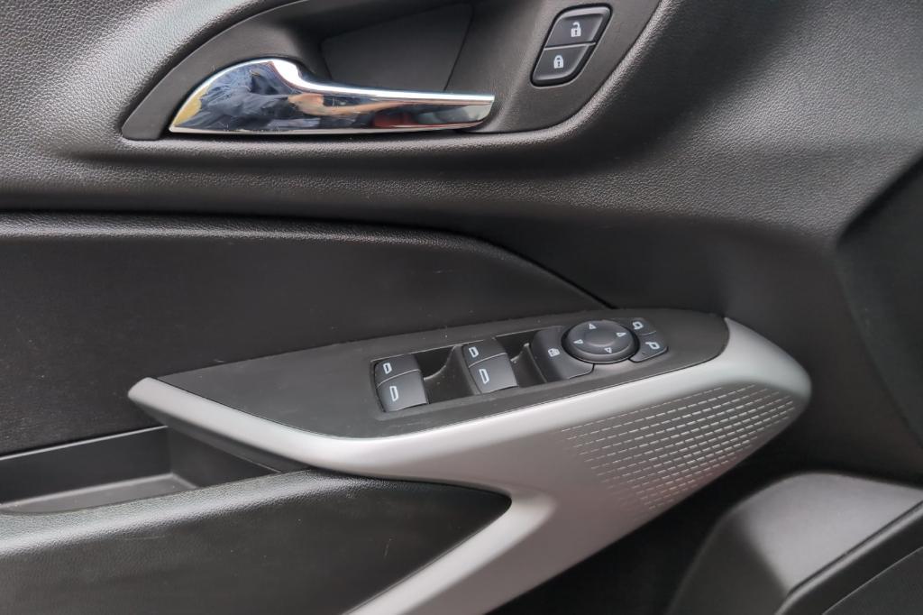 used 2024 Chevrolet Trax car, priced at $21,542