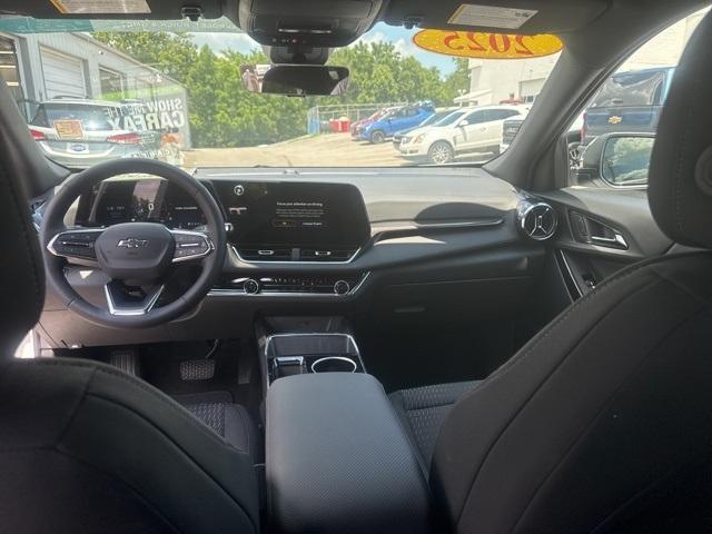 used 2025 Chevrolet Equinox car, priced at $31,413