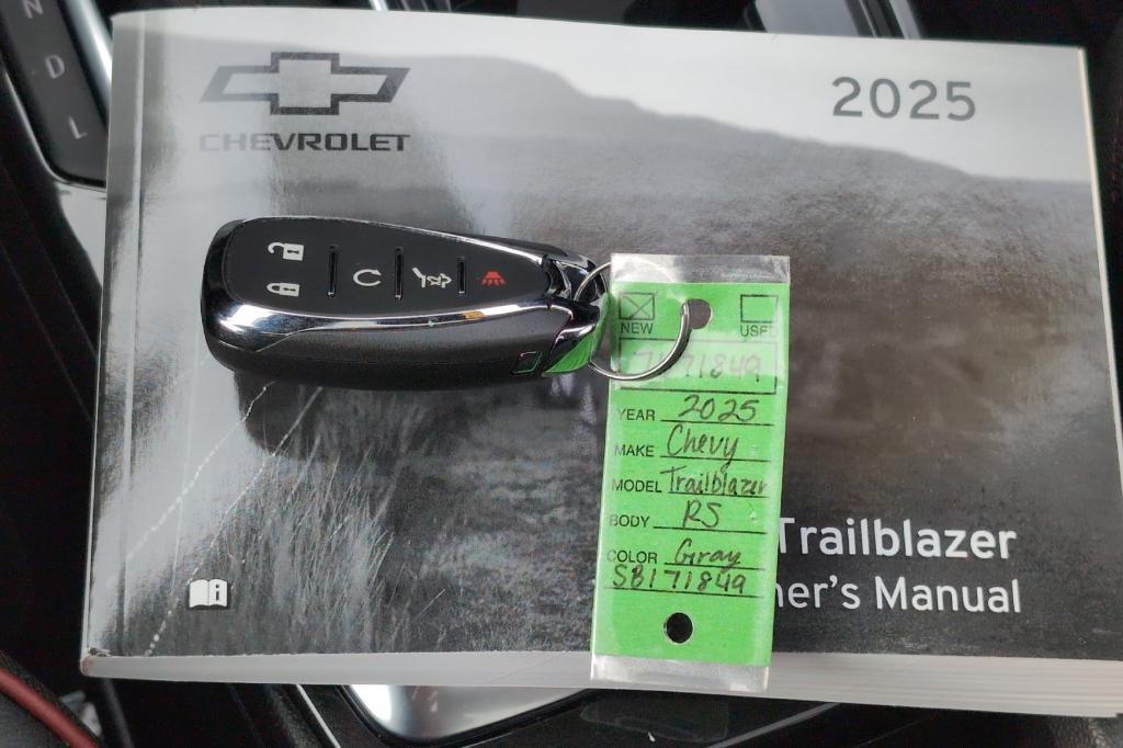 new 2025 Chevrolet TrailBlazer car, priced at $31,950