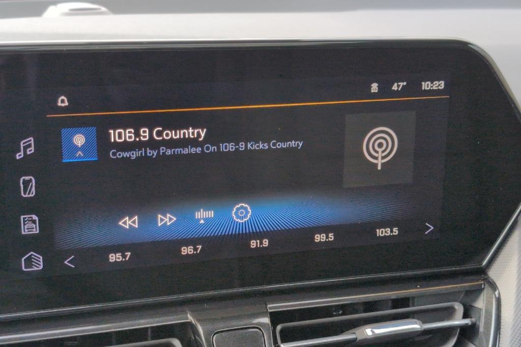 new 2025 Chevrolet TrailBlazer car, priced at $31,950