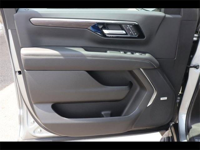 new 2025 Chevrolet Suburban car, priced at $81,265