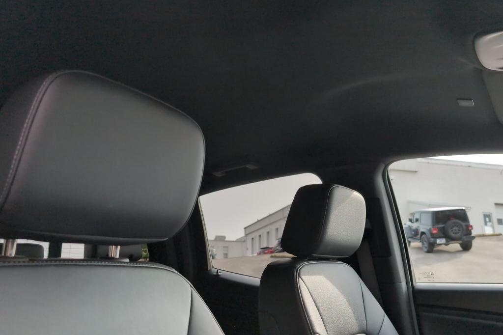 new 2025 GMC Canyon car, priced at $43,832