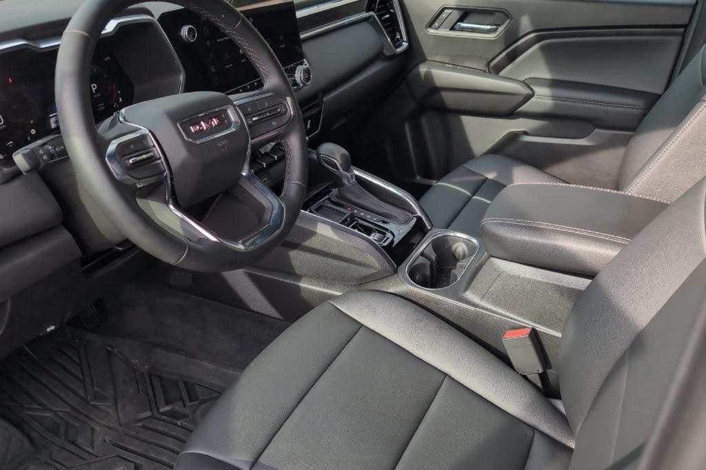 new 2025 GMC Canyon car, priced at $43,832