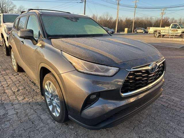 used 2023 Toyota Highlander Hybrid car, priced at $51,991