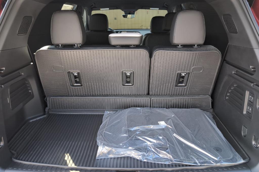 new 2026 Chevrolet Traverse car, priced at $60,410