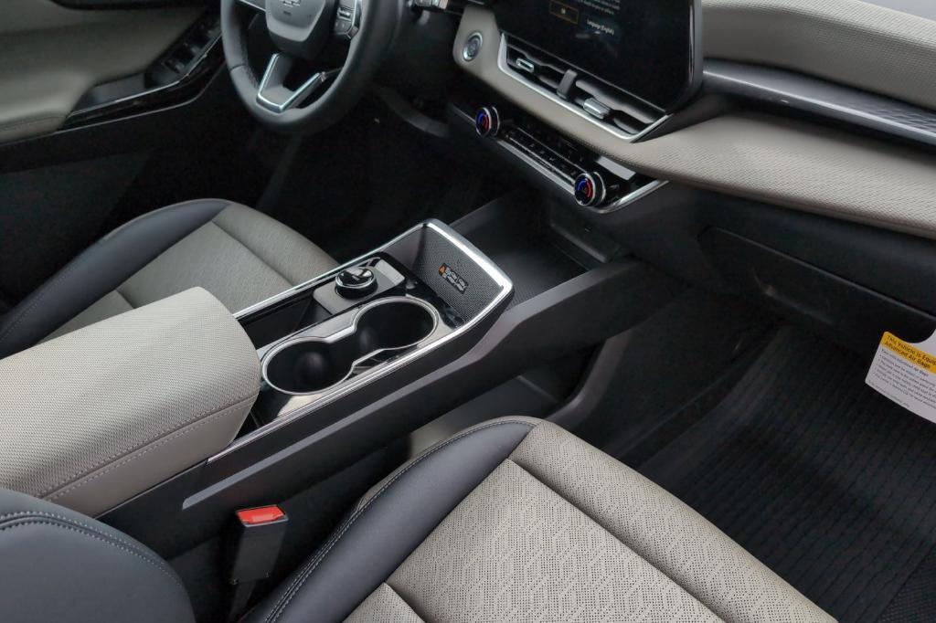 new 2026 Chevrolet Equinox car, priced at $35,435