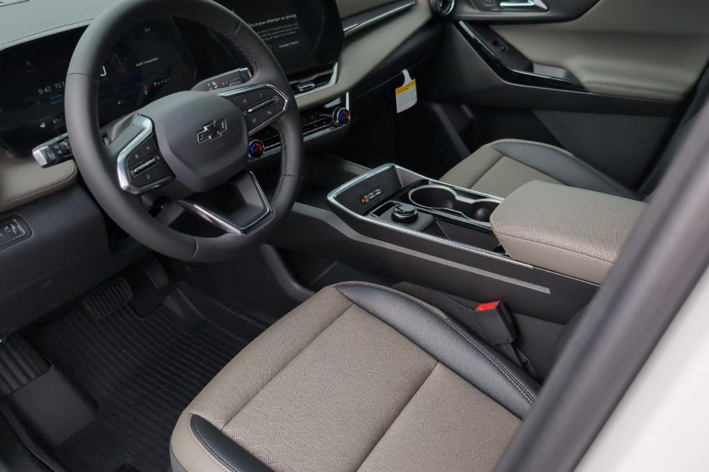 new 2026 Chevrolet Equinox car, priced at $35,435