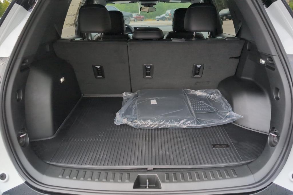 new 2026 Chevrolet Equinox car, priced at $35,435