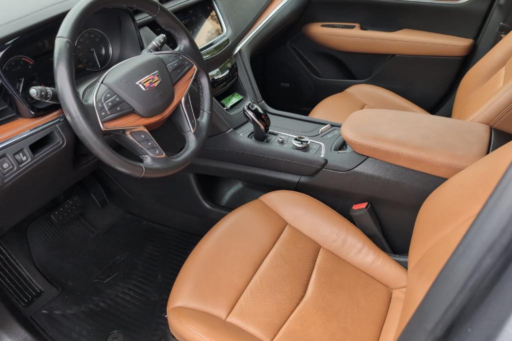 used 2021 Cadillac XT5 car, priced at $28,952