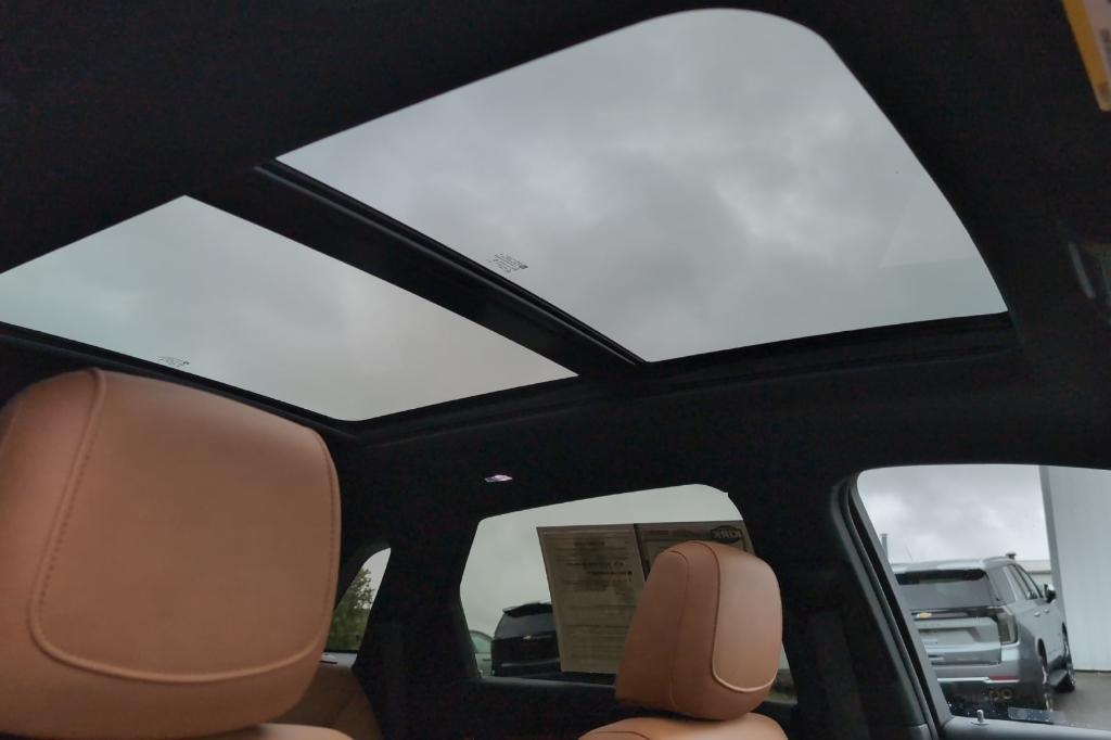 used 2021 Cadillac XT5 car, priced at $28,952