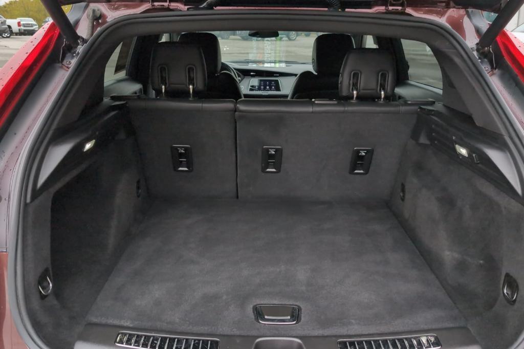 used 2023 Cadillac XT4 car, priced at $27,991