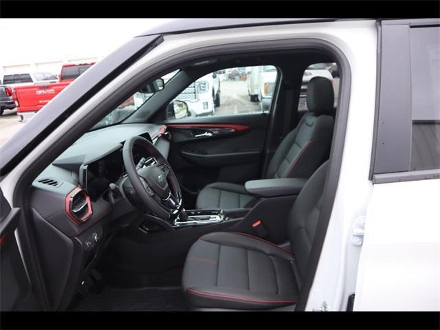 new 2025 Chevrolet TrailBlazer car, priced at $35,015