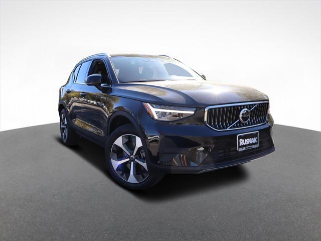 new 2025 Volvo XC40 car, priced at $47,010