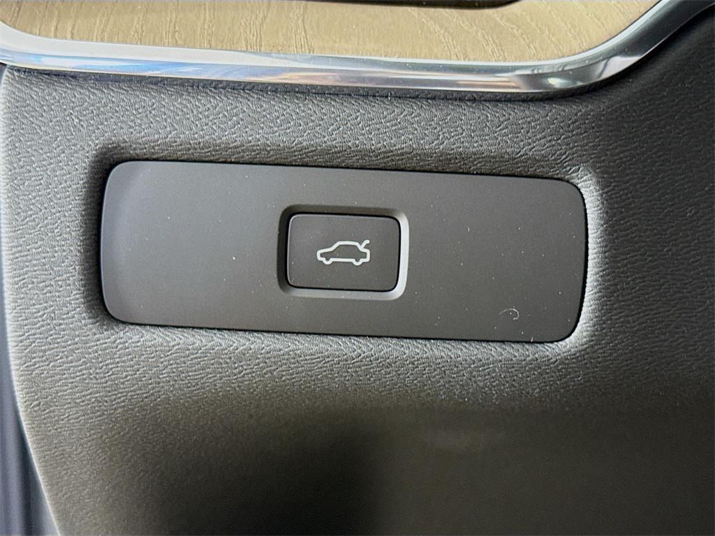 new 2026 Volvo XC60 car, priced at $57,985