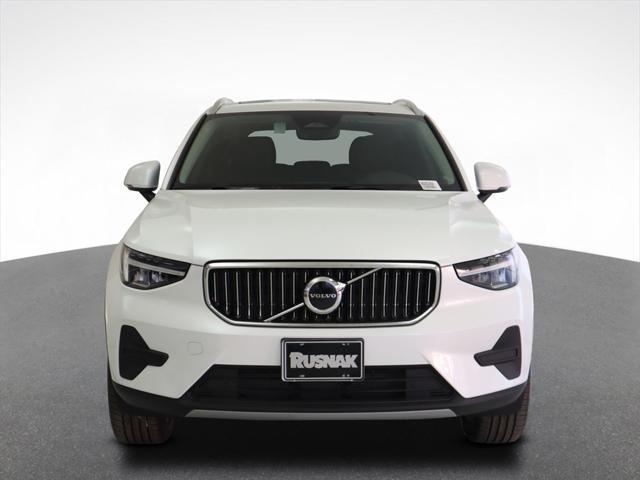 new 2025 Volvo XC40 car, priced at $46,015