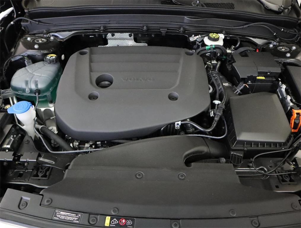new 2025 Volvo XC40 car, priced at $46,015