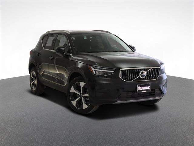 new 2025 Volvo XC40 car, priced at $46,015