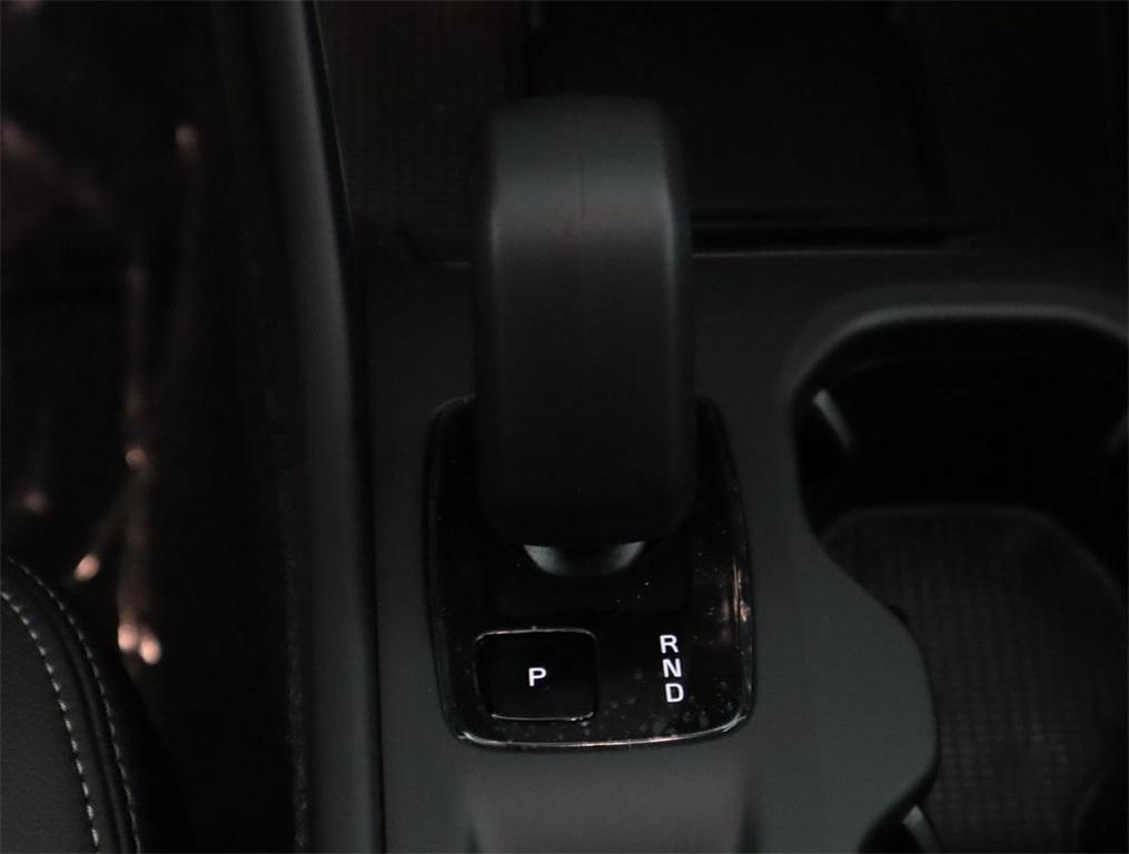 new 2025 Volvo XC40 car, priced at $46,015