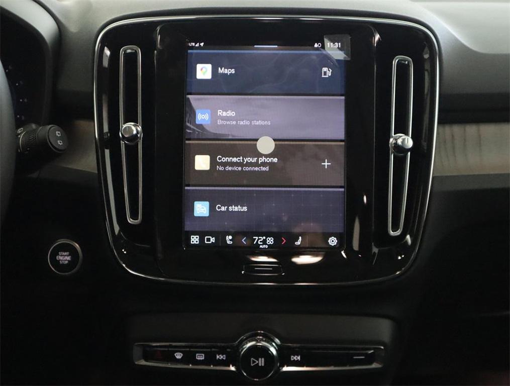 new 2025 Volvo XC40 car, priced at $46,015
