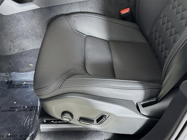 new 2025 Volvo XC90 car, priced at $69,155