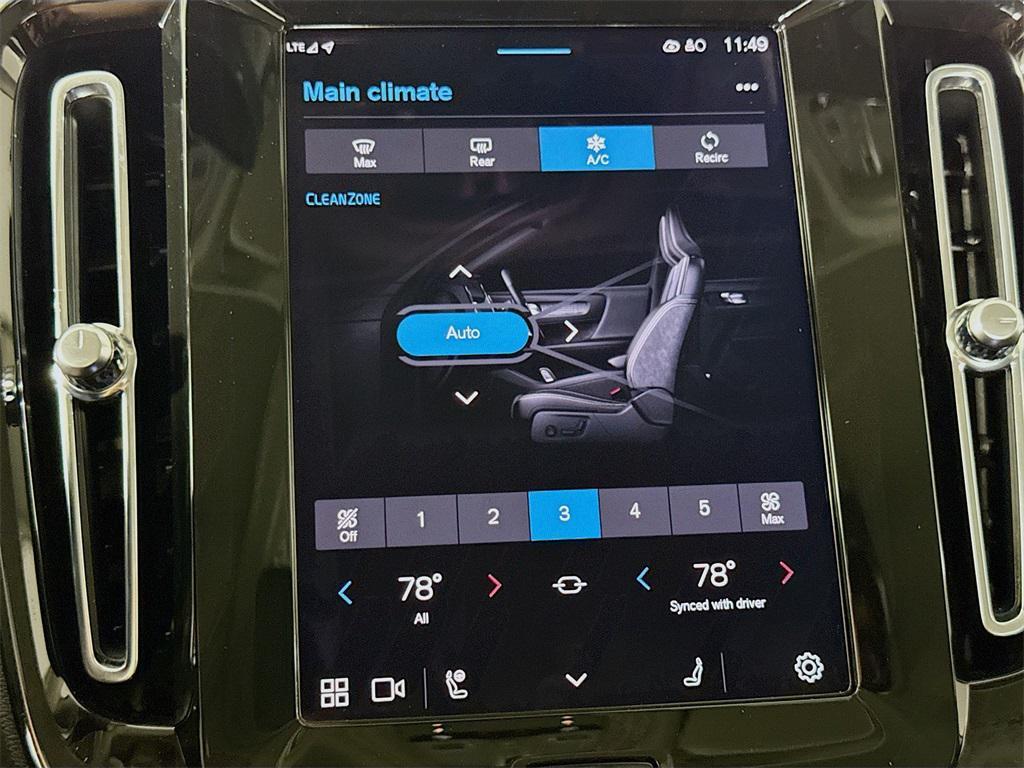 new 2025 Volvo XC40 car, priced at $46,015