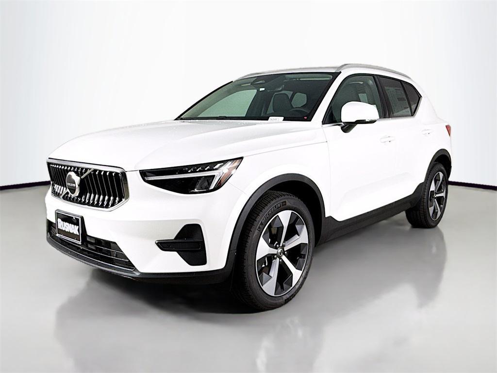 new 2025 Volvo XC40 car, priced at $46,015