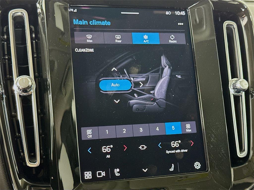 new 2025 Volvo XC40 car, priced at $46,035