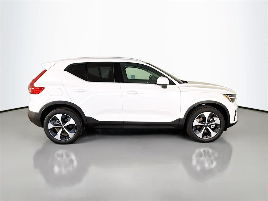 new 2025 Volvo XC40 car, priced at $46,035