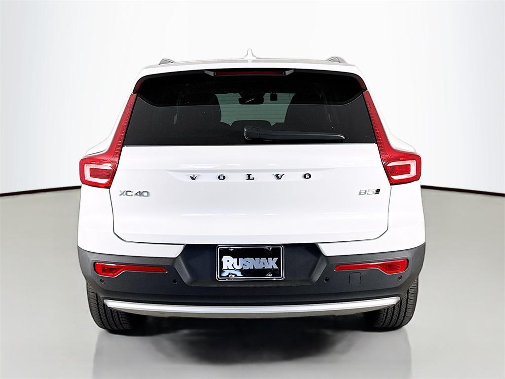 new 2025 Volvo XC40 car, priced at $46,035