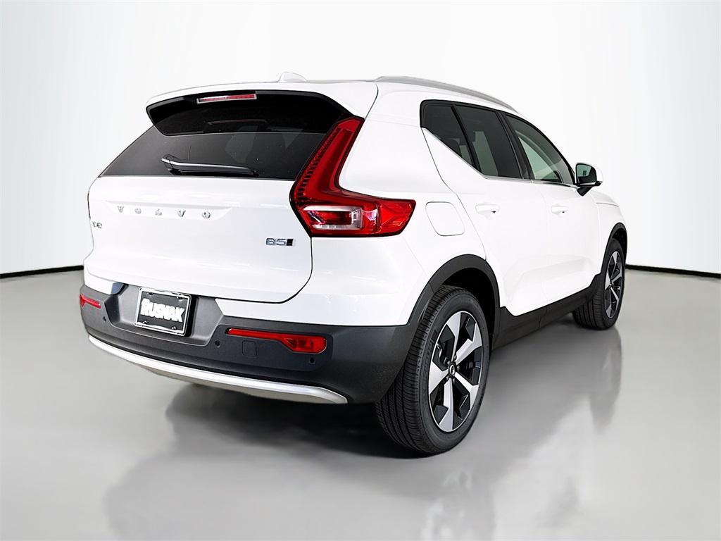 new 2025 Volvo XC40 car, priced at $46,035