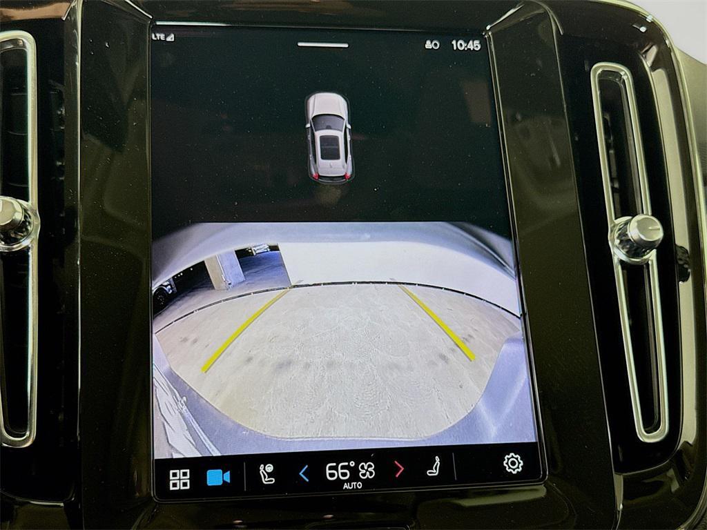 new 2025 Volvo XC40 car, priced at $46,035