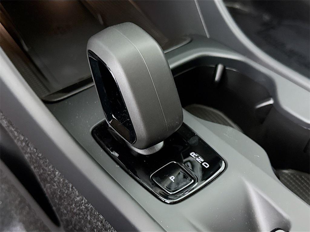 new 2025 Volvo XC40 car, priced at $46,035