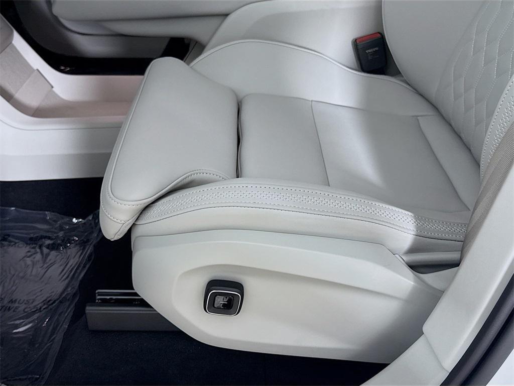new 2025 Volvo EX90 car, priced at $82,390