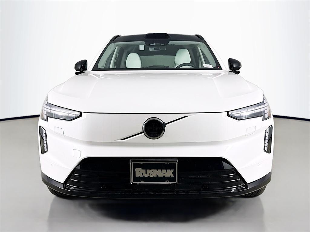 new 2025 Volvo EX90 car, priced at $82,390