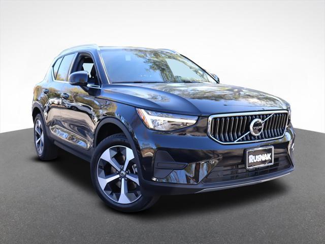 new 2025 Volvo XC40 car, priced at $46,015