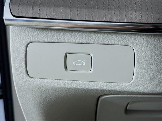 new 2025 Volvo XC90 car, priced at $73,145