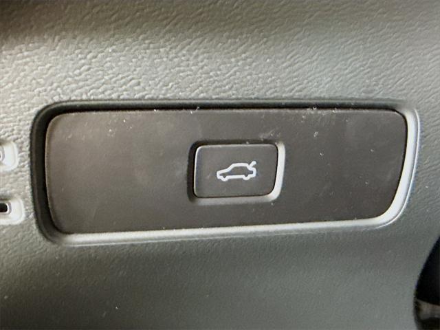 new 2025 Volvo XC40 car, priced at $51,565