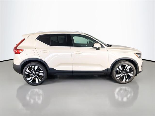 new 2025 Volvo XC40 car, priced at $51,565